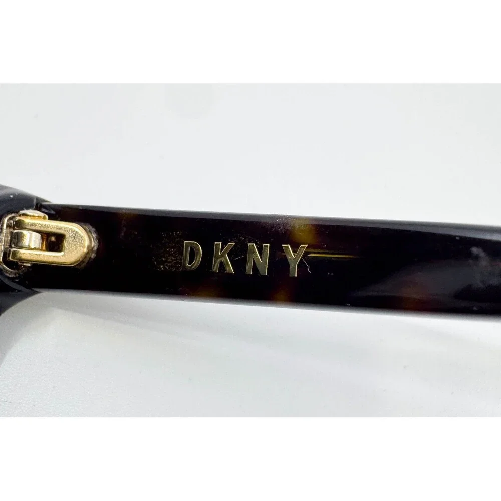 DKNY please message